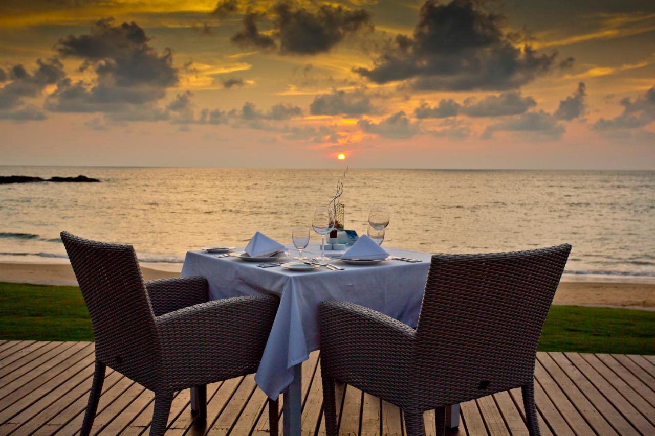 The Sands Khao Lak By Katathani - Sha Extra Plus Exterior photo Sunset at the beach